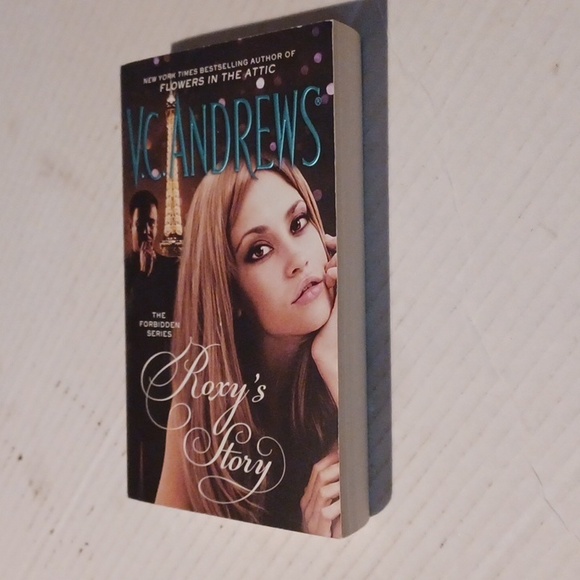 $4 Add-on "Roxy's Story" by V.C. Andrews - Paperback Novel - Picture 5 of 7